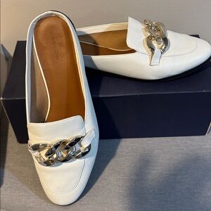 Oasion White Loafers with Silver Chain